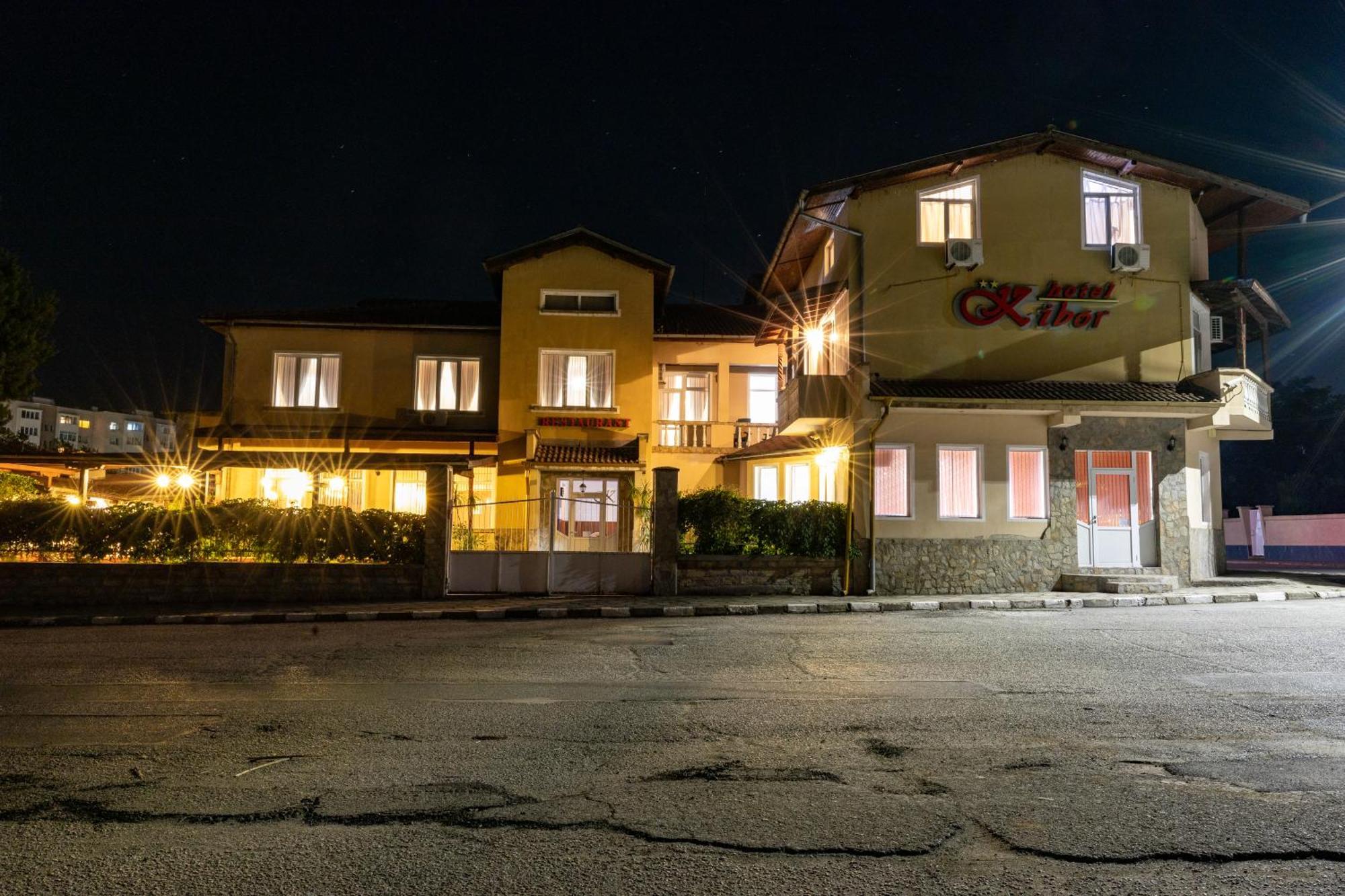 Hotel Kibor Gulubovo  المظهر الخارجي الصورة